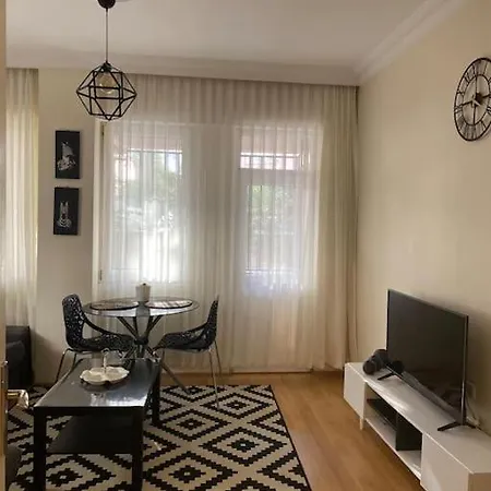 Engin Apartment *